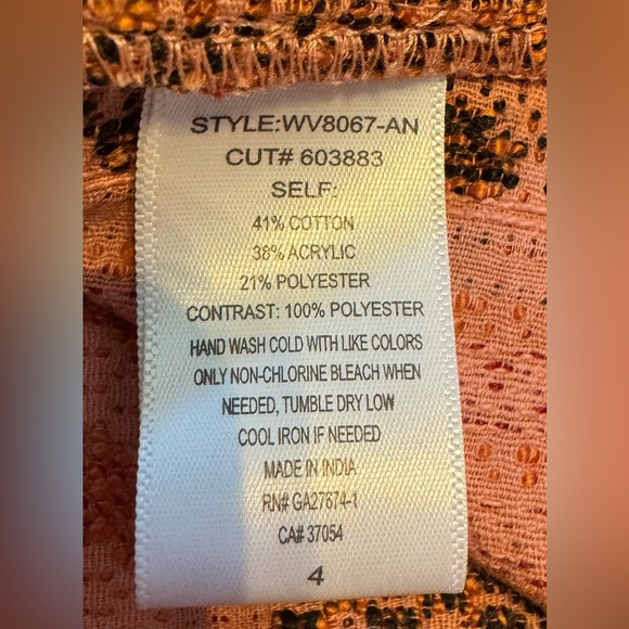 Eva France Textured Shorts- Size 4 - Picture 5 of 6